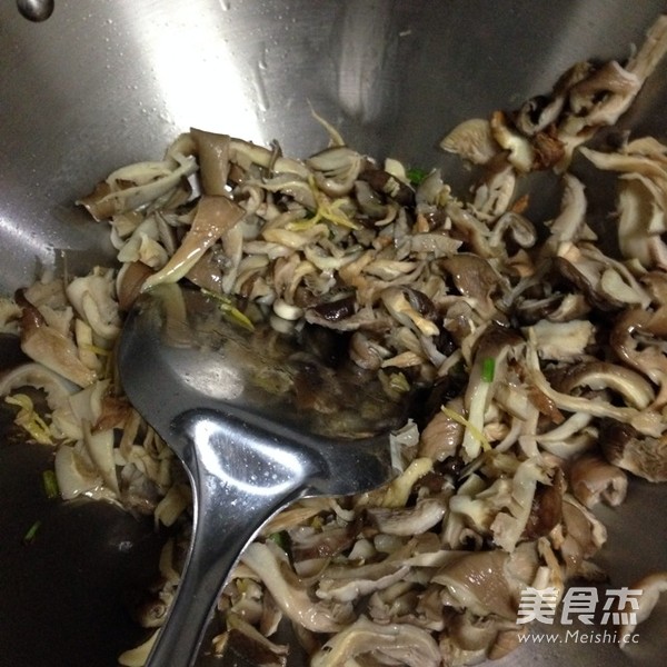 姜香鸡枞菌的做法步骤：5