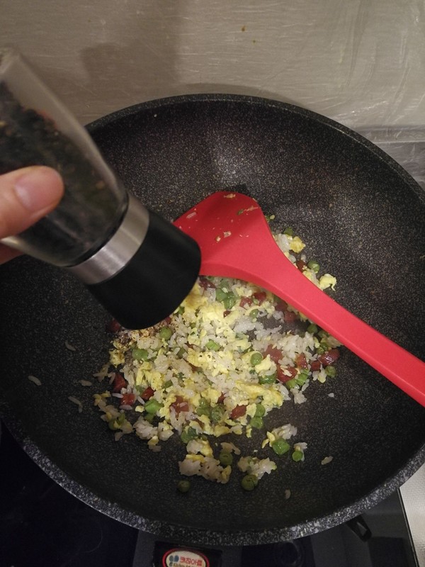 香肠蛋炒饭的做法步骤:8
