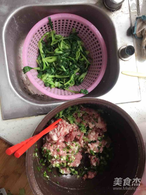 青菜肉馅馄饨的做法步骤：4