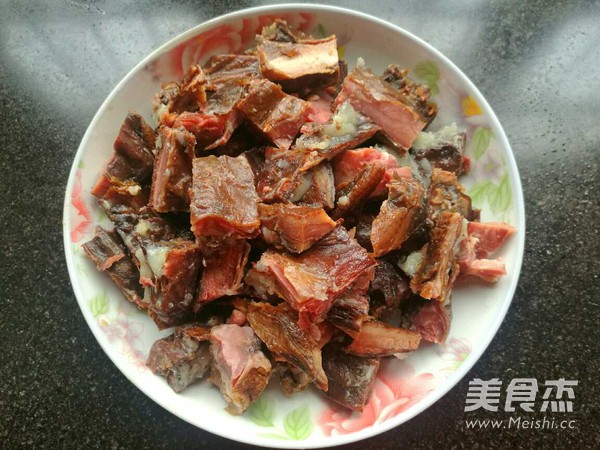 香辣酱鸭的做法步骤：1