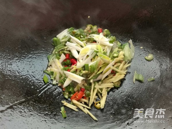 香辣酱鸭的做法步骤：4
