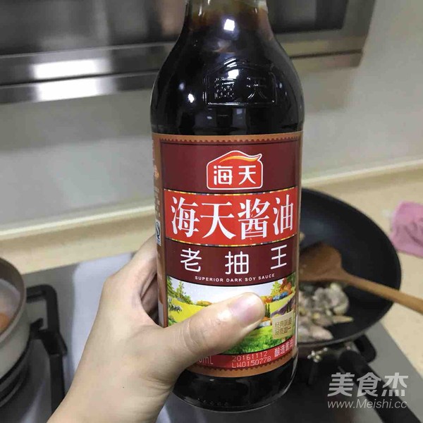 小鸡炖蘑菇的做法步骤:6