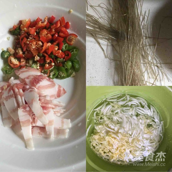 猪肉白菜炖粉条的做法步骤：1