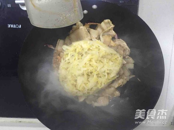 五花肉炖酸菜的做法步骤：5