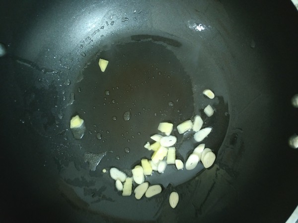 芹菜炒香干的做法步骤:2