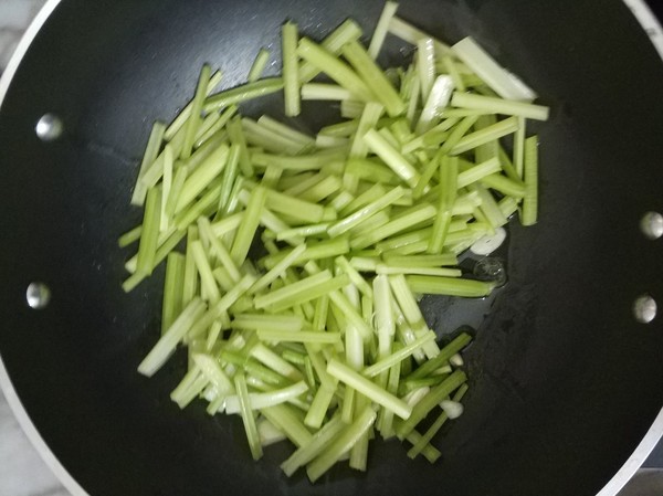 芹菜炒香干的做法步骤:3