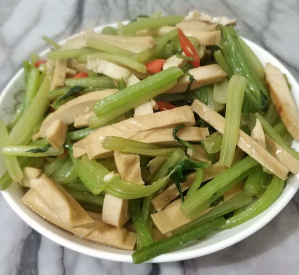芹菜炒香干的做法步骤:8