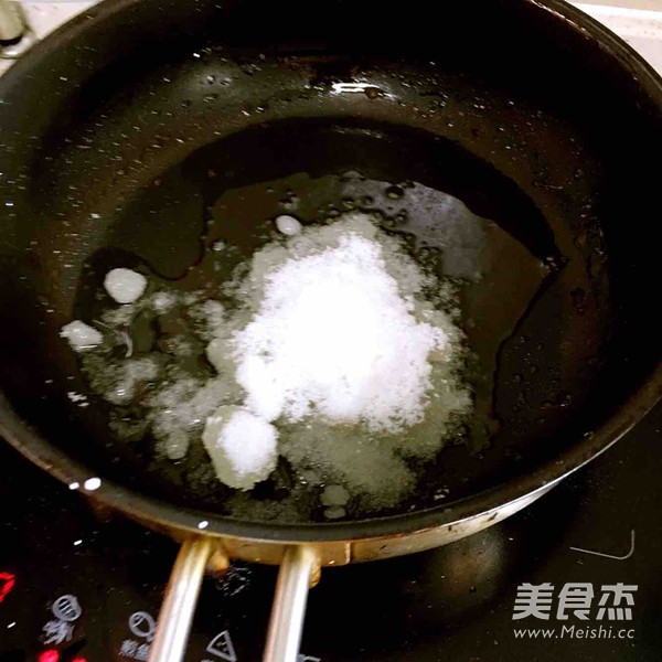 拔丝苹果的做法步骤：3