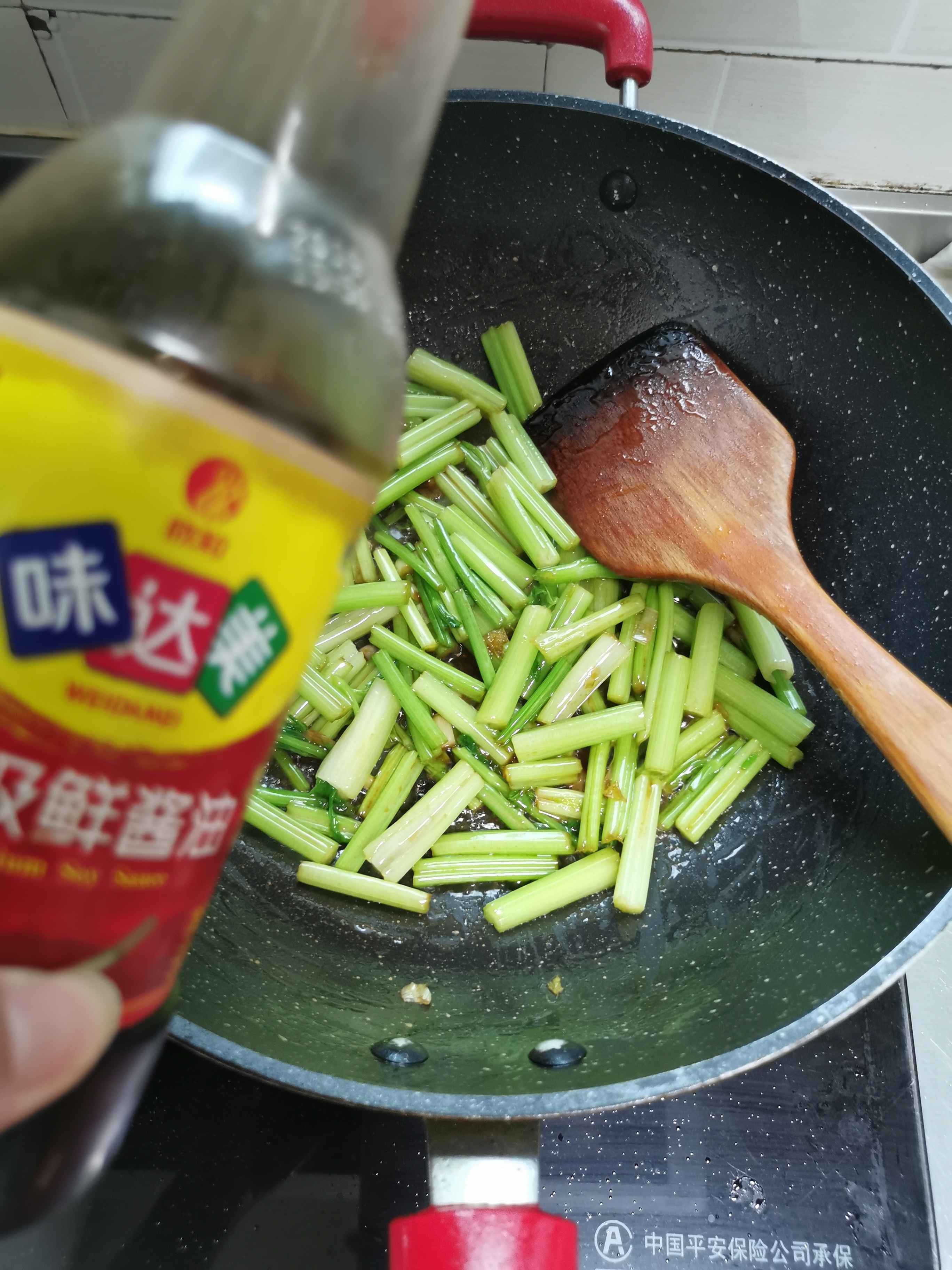 清炒芹菜的做法步骤：5