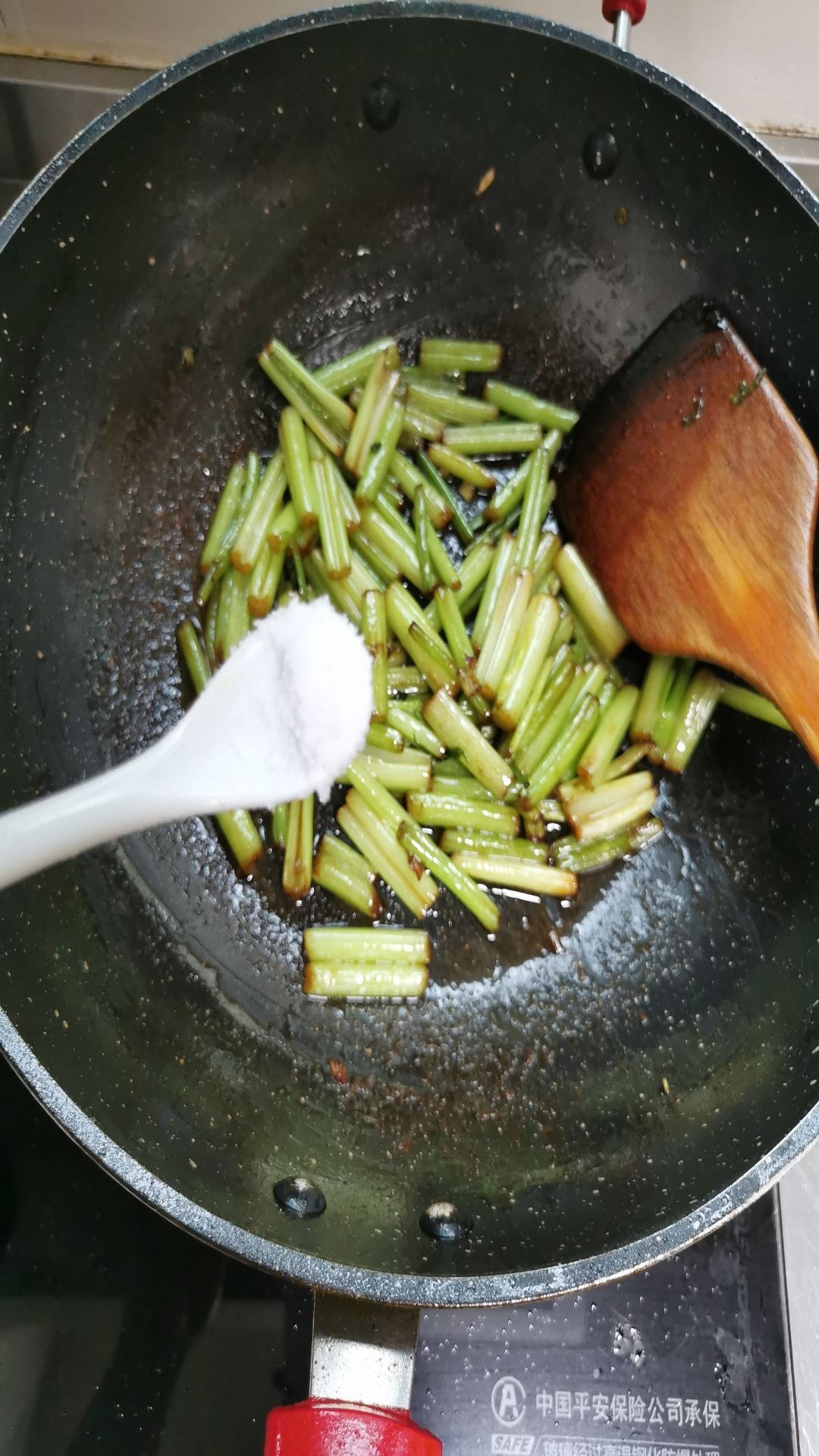 清炒芹菜的做法步骤：6