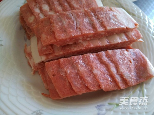 培根炒辣椒的做法步骤：1