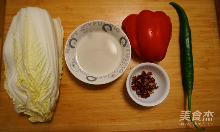 醋溜白菜的做法步骤：1
