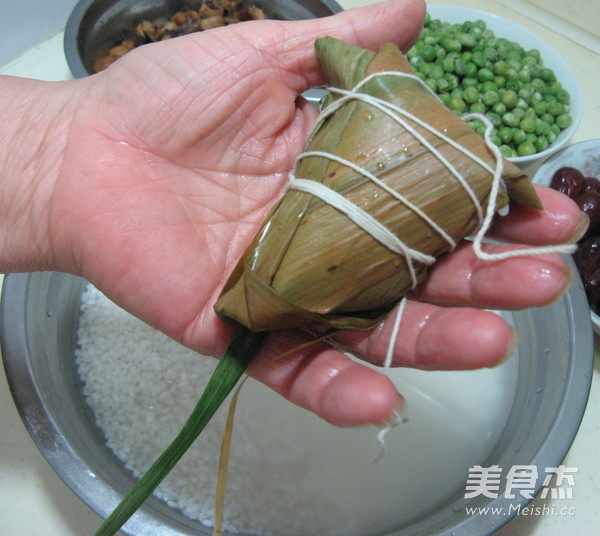 咸肉豌豆粽的做法步骤:8