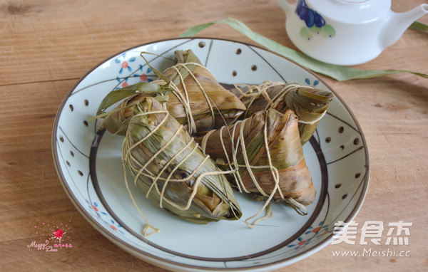 咸肉豌豆粽的做法步骤:11