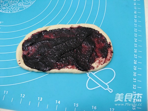 草莓桑葚酱小餐包的做法步骤:8