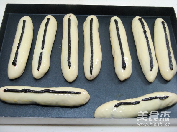 草莓桑葚酱小餐包的做法步骤:11