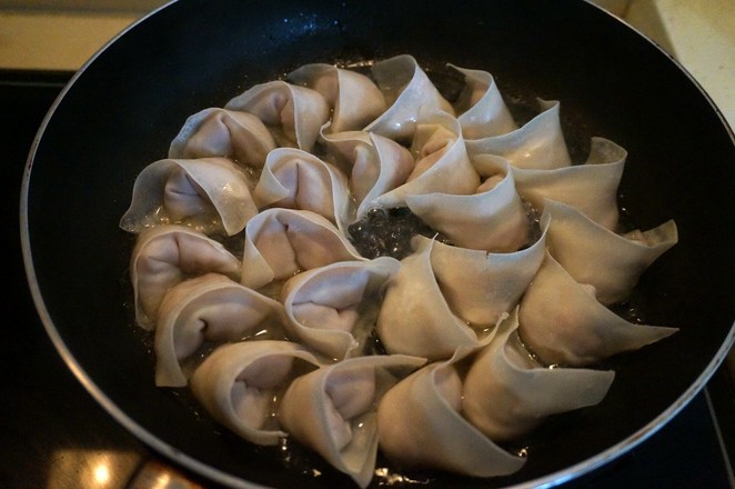 香煎猪肉西葫芦馄饨的做法步骤：11