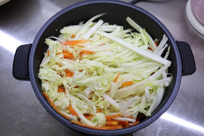 金汤肥牛白菜的做法步骤:5