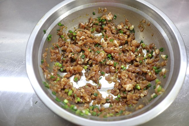 猪肉豇豆杂粮包子的做法步骤:2