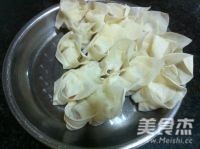 杏鲍菇猪肉馄饨的做法步骤：10