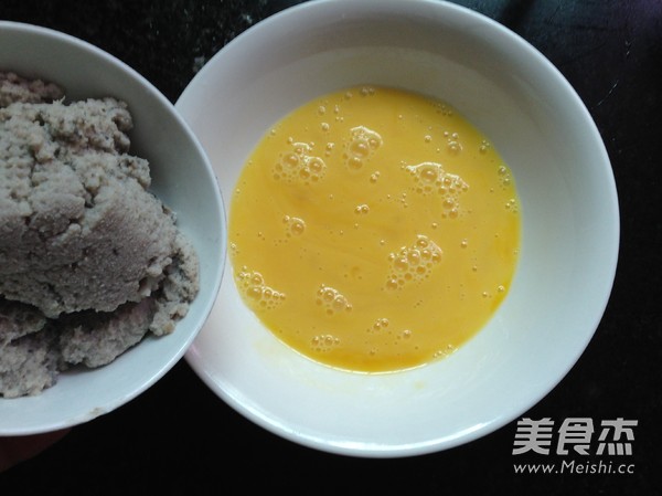 双色鸡蛋炒豆渣的做法步骤:3