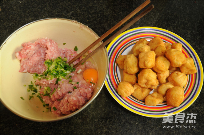 春节宴客菜——油豆腐塞肉的做法步骤：1