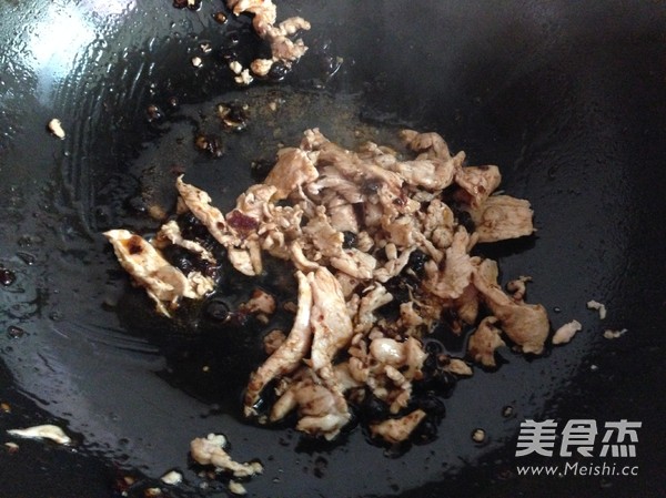 鸡胸肉烧绿豆粉丝的做法步骤：5