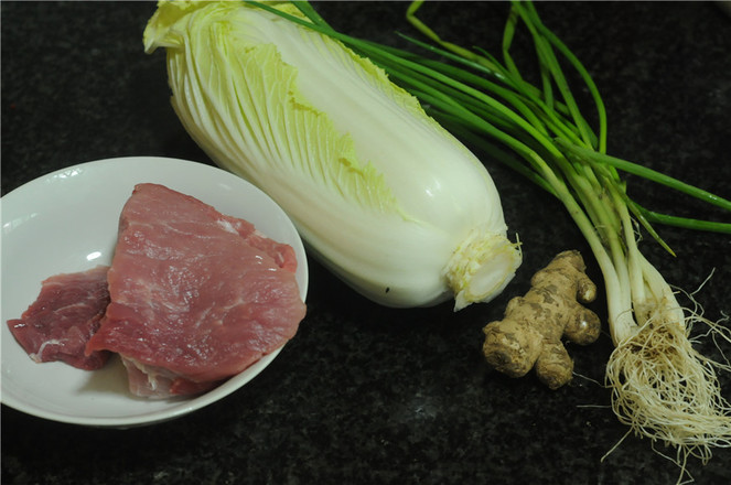 白菜帮酿肉的做法步骤：1