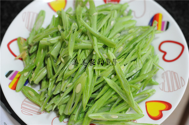 四季豆炒年糕的做法步骤：1