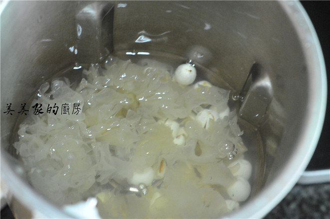 银耳燕窝的做法步骤:4