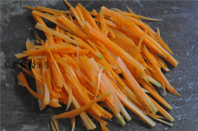 金针菇白菜卷的做法步骤:5