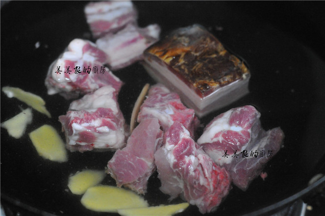 腌笃鲜的做法步骤:2