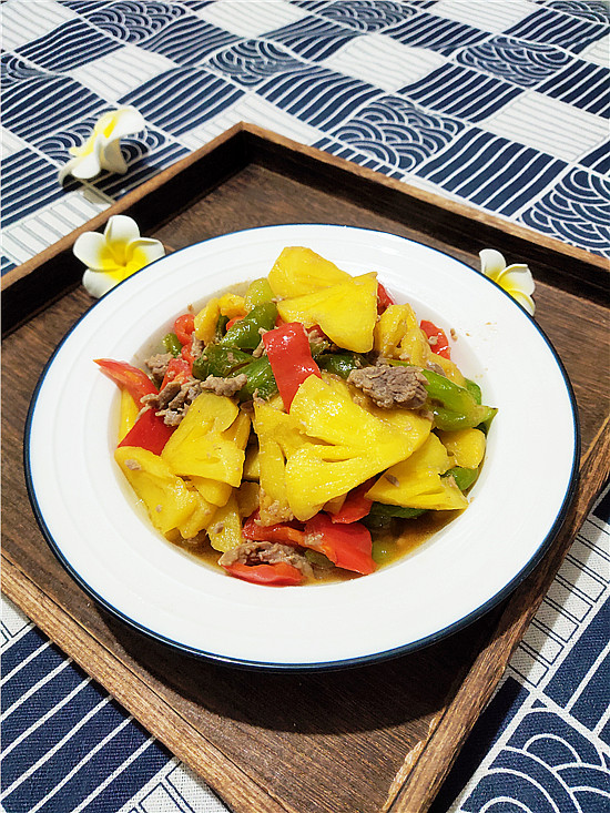 菠萝炒牛肉的做法步骤:9