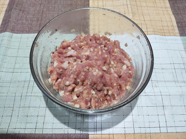 酸辣鲜肉汤圆的做法步骤:3