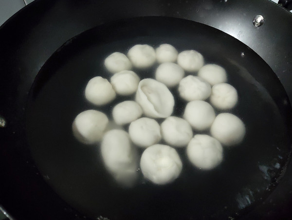 酸辣鲜肉汤圆的做法步骤:11