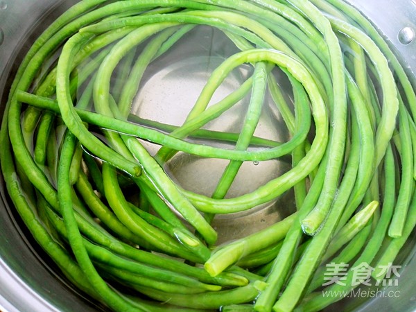 豇豆肉馅包子的做法步骤:5