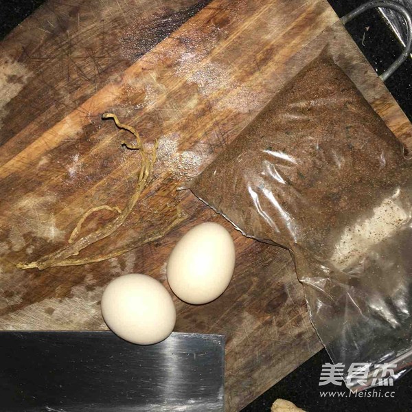 红糖当归鸡蛋养身汤的做法步骤：1