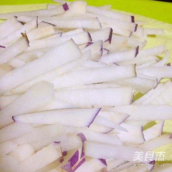 三鲜鲫鱼汤的做法步骤：2