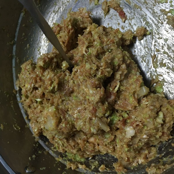 馄饨版香菇猪肉烧麦的做法步骤:4