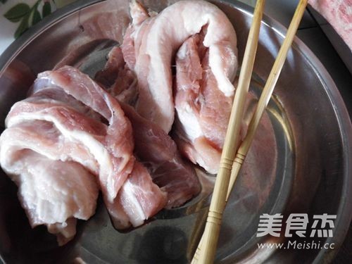 龙须菜炒肉片的做法步骤：2