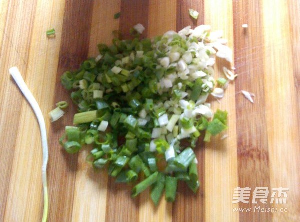 葱花银鱼煎蛋的做法步骤:2