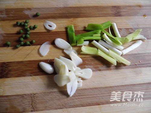 龙须菜炒肉片的做法步骤：4