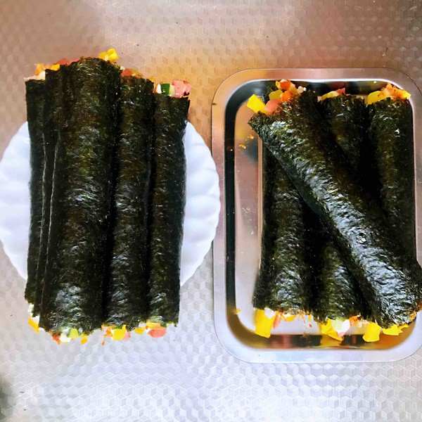 肉松蛋黄寿司的做法步骤：3