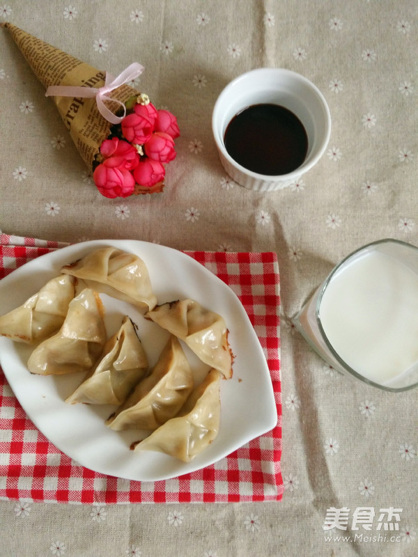 香菇娃娃菜煎饺的做法步骤：14