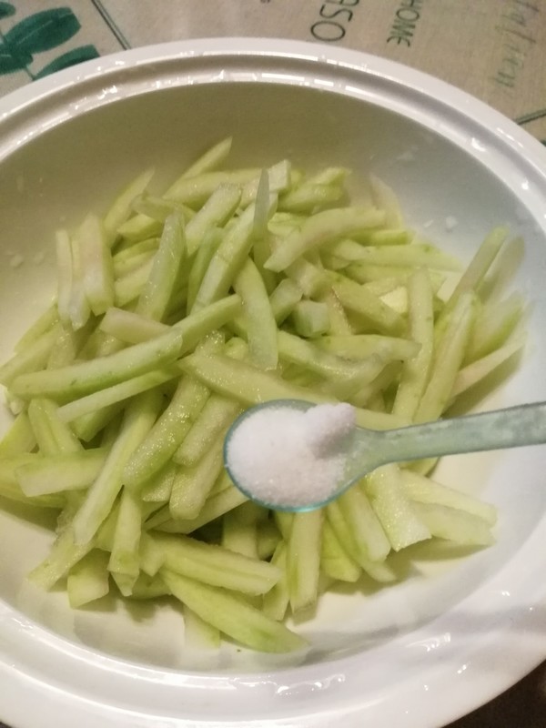 肉丝炒西瓜皮的做法步骤:4