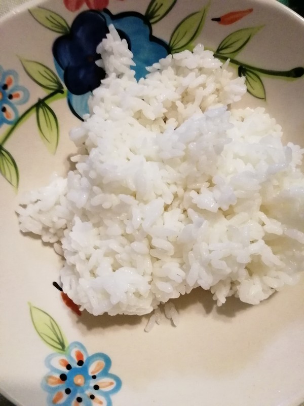 酱油蛋炒饭的做法步骤：1