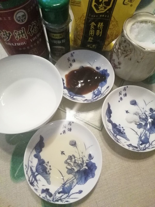 耗油茭白的做法步骤：3