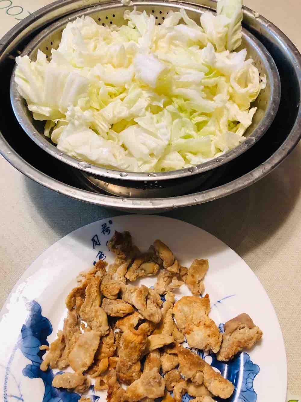 油渣大白菜的做法步骤：1