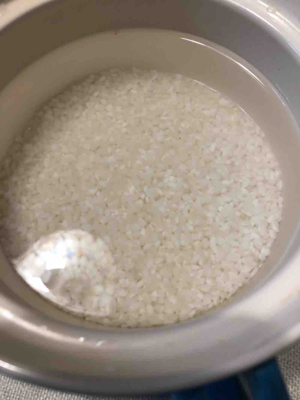 牛奶红枣粥的做法步骤：1