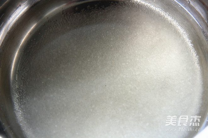 深受大众们的喜爱的一道甜品---杨枝甘露的做法步骤:3
